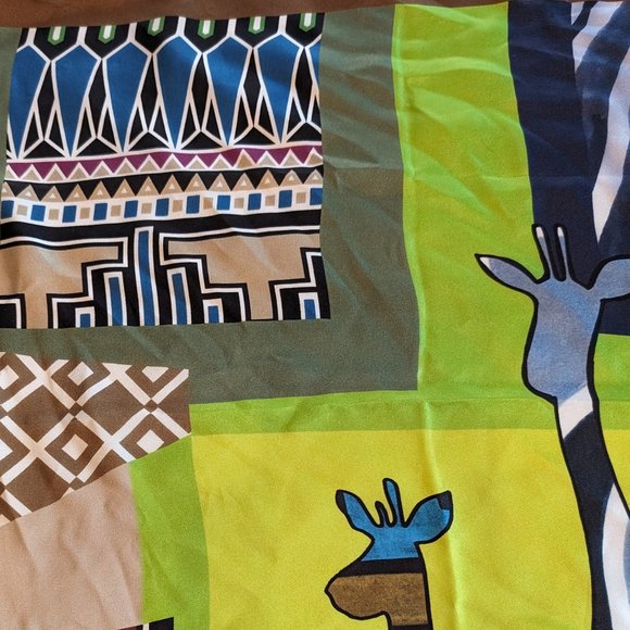 SOLD 100% Silk Scarf - Made in Italy - Picture 3 of 9